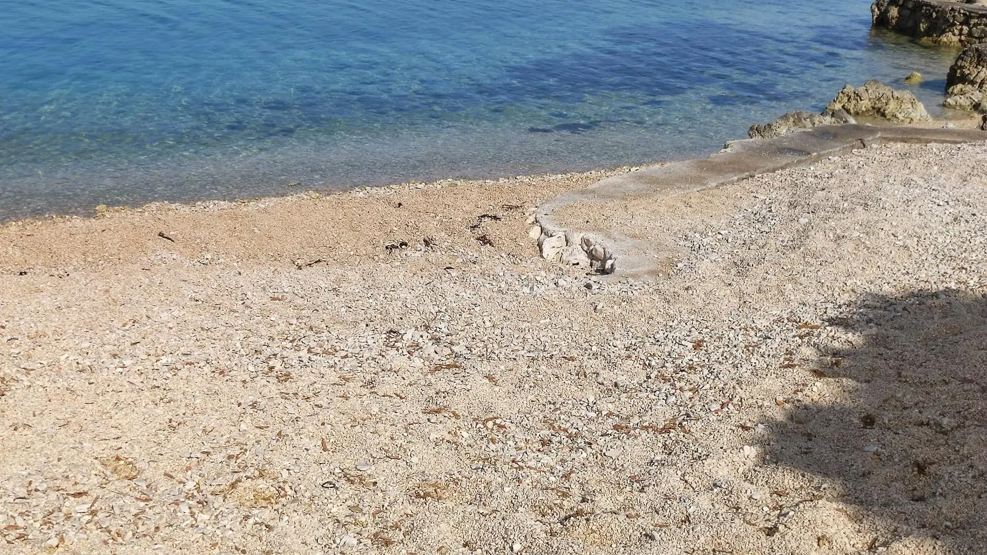 Apartment Dolphin View II With A Pool By The Beach Mandre Croatia